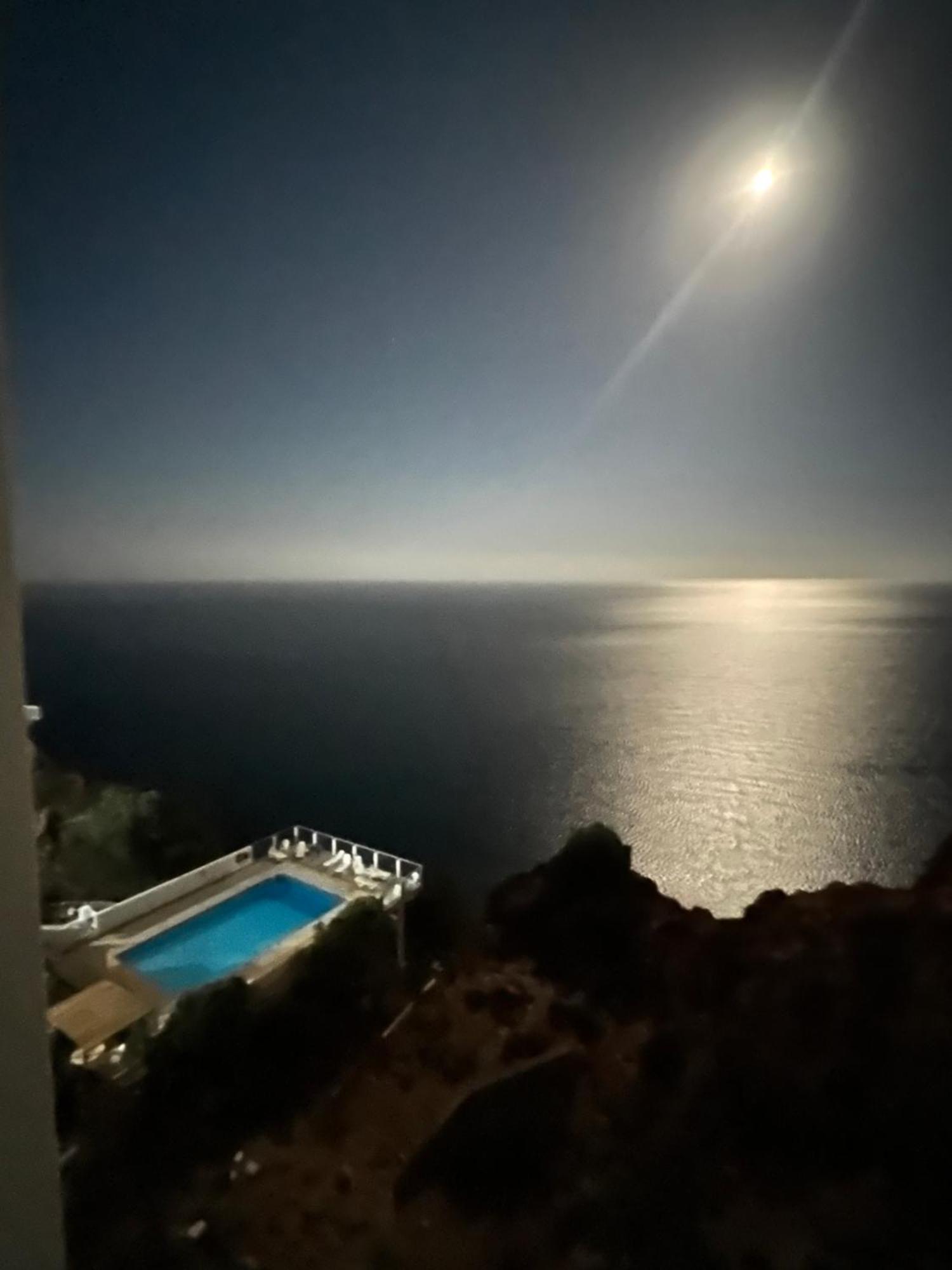Acantilado Del Mar Almería Exterior foto